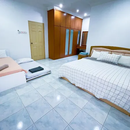 Tupai Mas Semi-D 4Br 2Mins To Lakegarden & Zoo-3